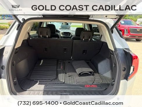 Used 2020 GMC Terrain Denali w/ Denali Premium Package AWD/4WD image 11