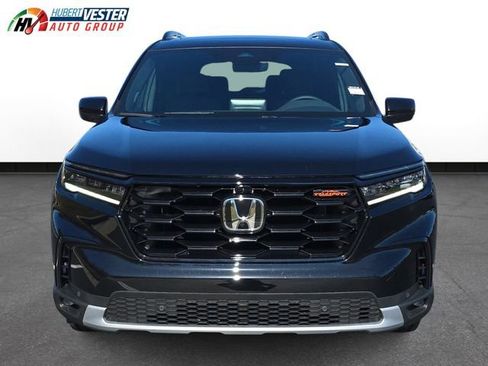 New 2025 Honda Pilot TrailSport image 3