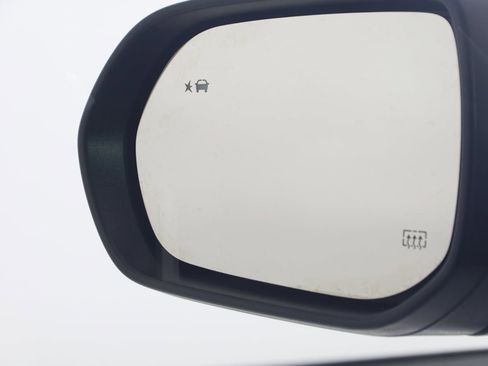 Used 2025 GMC Acadia Elevation image 25