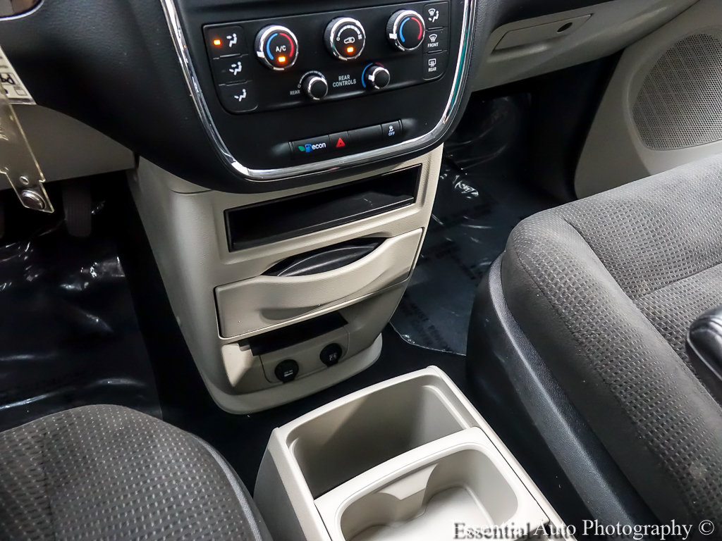 Used 2017 Dodge Grand Caravan SE FWD image 17