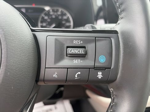 Used 2025 Nissan Pathfinder SL FWD image 22