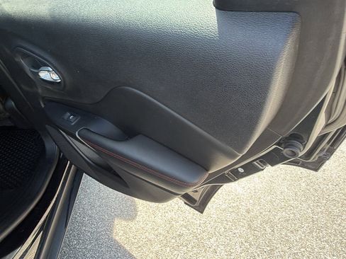 Used 2019 Jeep Cherokee Trailhawk image 20