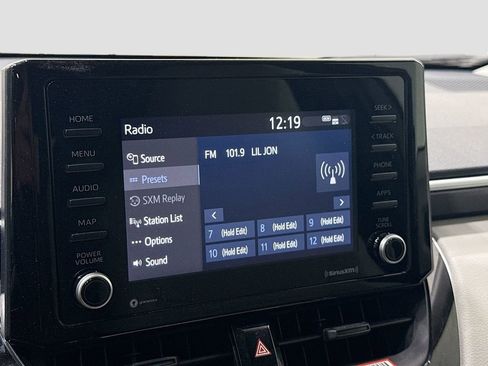 Used 2022 Toyota Corolla Cross L image 32