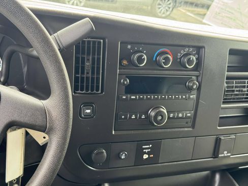 Used 2024 Chevrolet Express 2500 w/ Driver Convenience Package RWD image 4