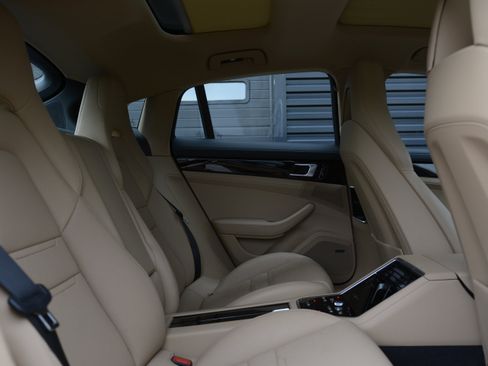 Certified 2019 Porsche Panamera 4 AWD/4WD image 33