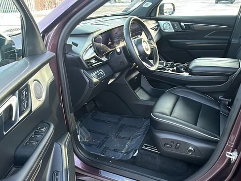 Used 2025 Buick Enclave Avenir w/ Trailering Package, 5000 lbs. image 12