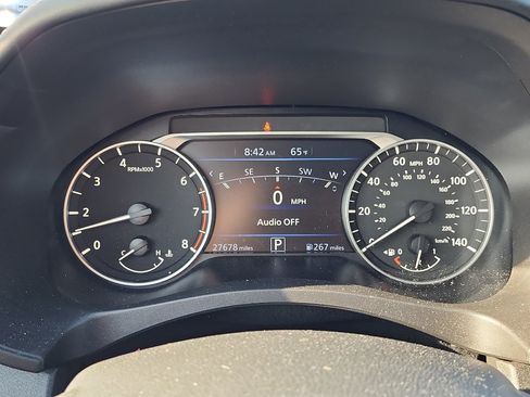Used 2023 Nissan Altima 2.5 SR w/ SR Premium Package FWD image 10