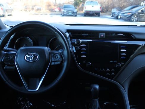 Used 2020 Toyota Camry SE image 15