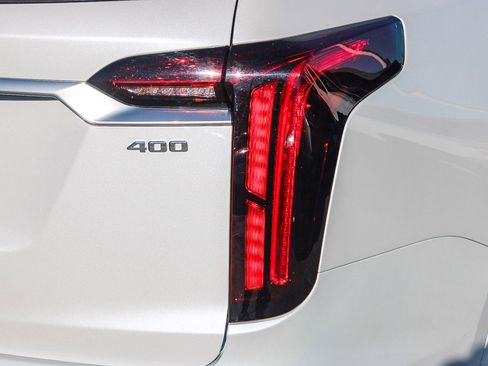 Used 2023 Cadillac XT6 Premium Luxury image 10