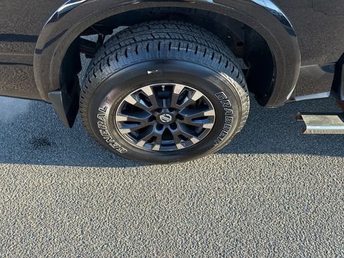 Used 2017 Nissan Titan PRO-4X image 9