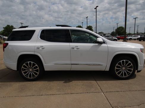 Used 2023 GMC Acadia Denali w/ Denali Ultimate Package AWD/4WD image 4