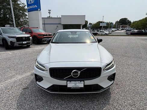 Used 2024 Volvo S60 B5 Plus w/ Climate Package AWD/4WD image 2