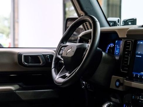 Used 2022 Ford Bronco Wildtrak image 53