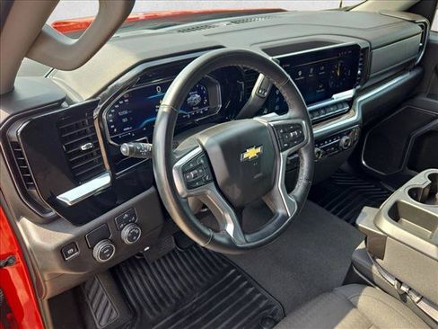 Used 2025 Chevrolet Silverado 1500 LT RWD image 10