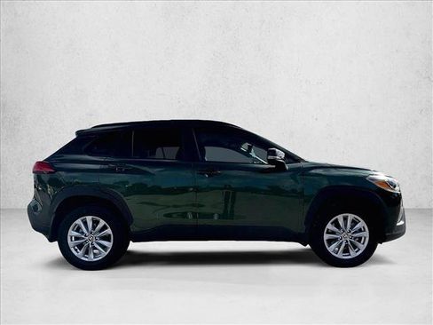 Used 2025 Toyota Corolla Cross LE FWD image 5