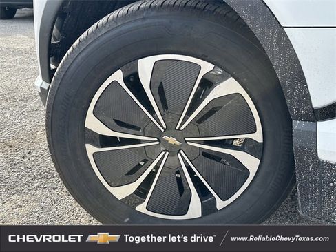 New 2025 Chevrolet Blazer EV LT image 9