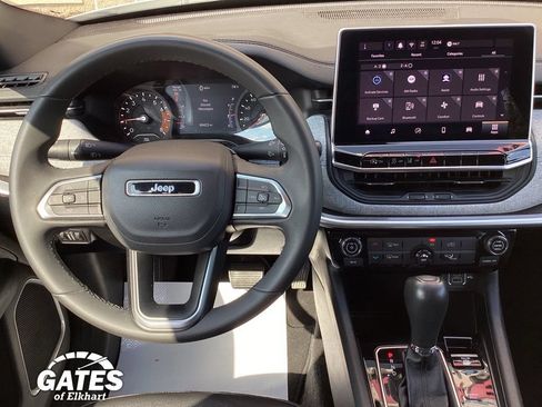 Used 2024 Jeep Compass Latitude AWD/4WD image 17