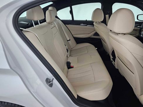 Used 2023 BMW 530e w/ Executive Package image 12