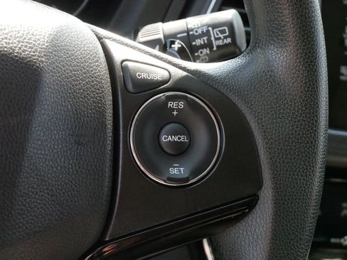 Used 2018 Honda HR-V EX image 25