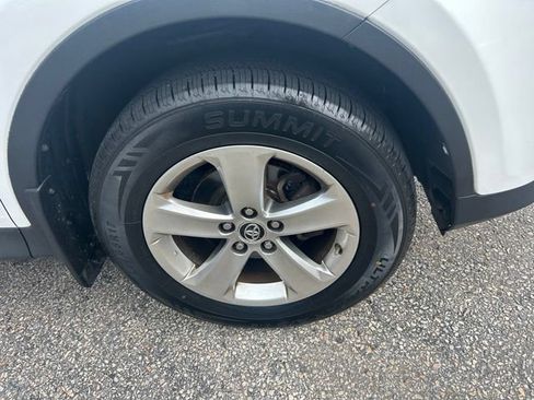 Used 2015 Toyota RAV4 XLE AWD/4WD image 2