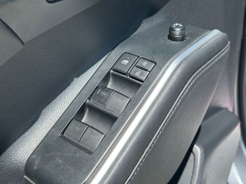 Used 2020 Toyota Highlander XLE FWD image 26
