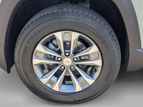 New 2026 Chevrolet Equinox LT image 9