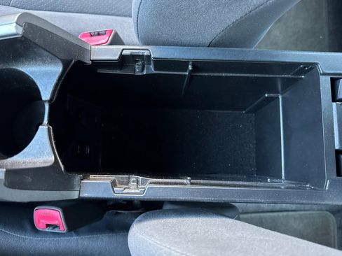 Used 2012 Toyota Prius Three image 32