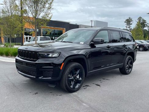 New 2025 Jeep Grand Cherokee L Altitude image 37