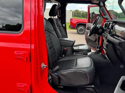 Used 2021 Jeep Gladiator Overland AWD/4WD image 42