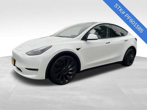 Used 2023 Tesla Model Y Performance image 3