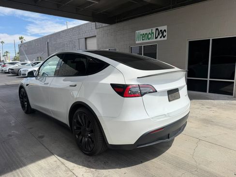 Used 2021 Tesla Model Y Performance AWD/4WD image 4