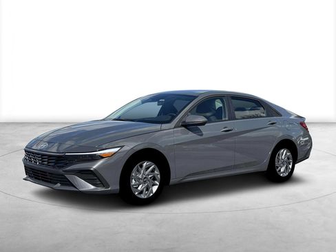 New 2026 Hyundai Elantra Blue image 2