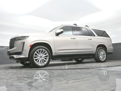Certified 2024 Cadillac Escalade ESV Premium Luxury AWD/4WD image 26