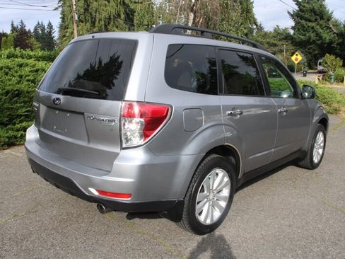 Used 2011 Subaru Forester 2.5X Limited AWD/4WD image 3