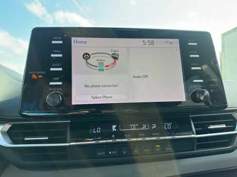 Used 2021 Toyota Sienna LE FWD image 26