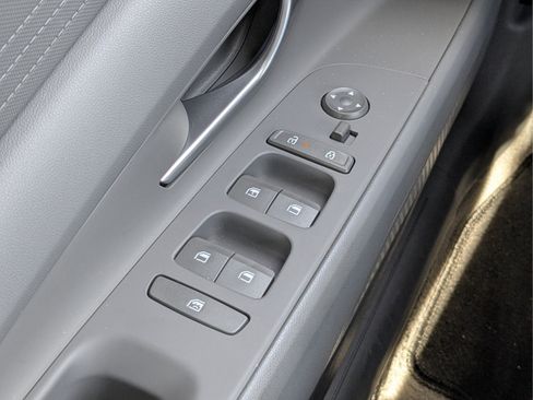 Certified 2025 Hyundai Elantra SE FWD image 40