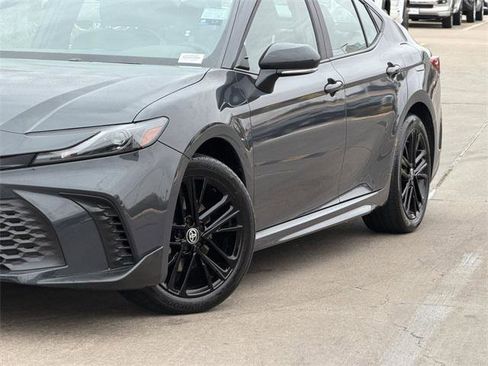 Certified 2025 Toyota Camry SE image 3