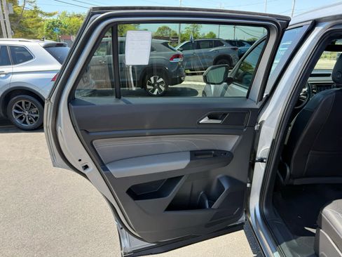 Certified 2023 Volkswagen Atlas Cross Sport SE AWD/4WD image 15
