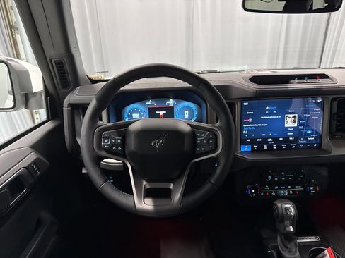 Used 2025 Ford Bronco Outer Banks image 15