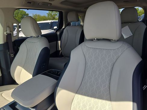 New 2026 Kia Carnival SX image 23