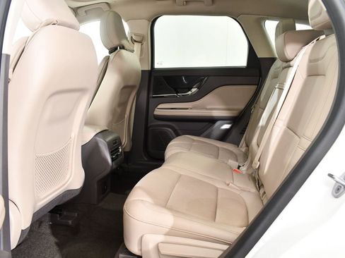Used 2022 Lincoln Corsair AWD w/ Premium Package image 16