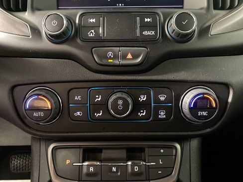 Certified 2024 GMC Terrain AT4 w/ Infotainment Package II AWD/4WD image 18