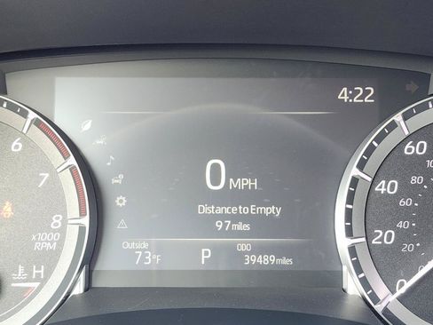 Used 2024 Toyota Highlander XLE FWD image 8