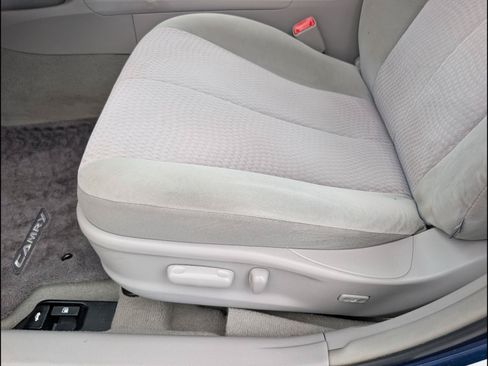 Used 2011 Toyota Camry LE FWD image 10