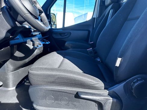 Used 2025 Mercedes-Benz Sprinter 2500 image 16