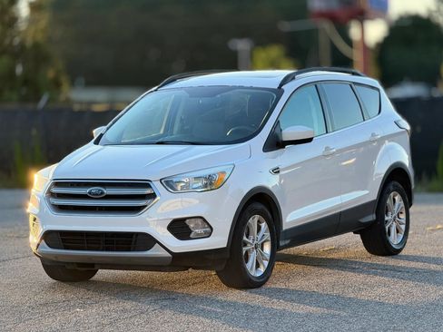 Used 2018 Ford Escape SE FWD image 5
