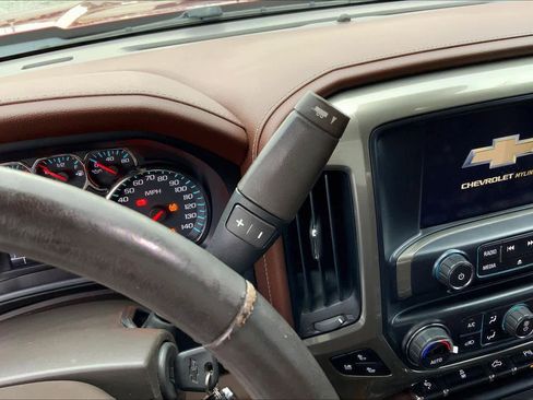 Used 2018 Chevrolet Silverado 1500 High Country image 17