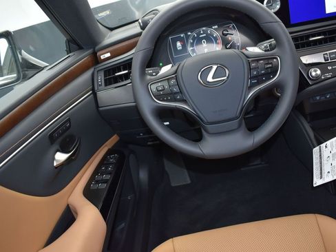 New 2025 Lexus ES 350 w/ Premium Package image 29