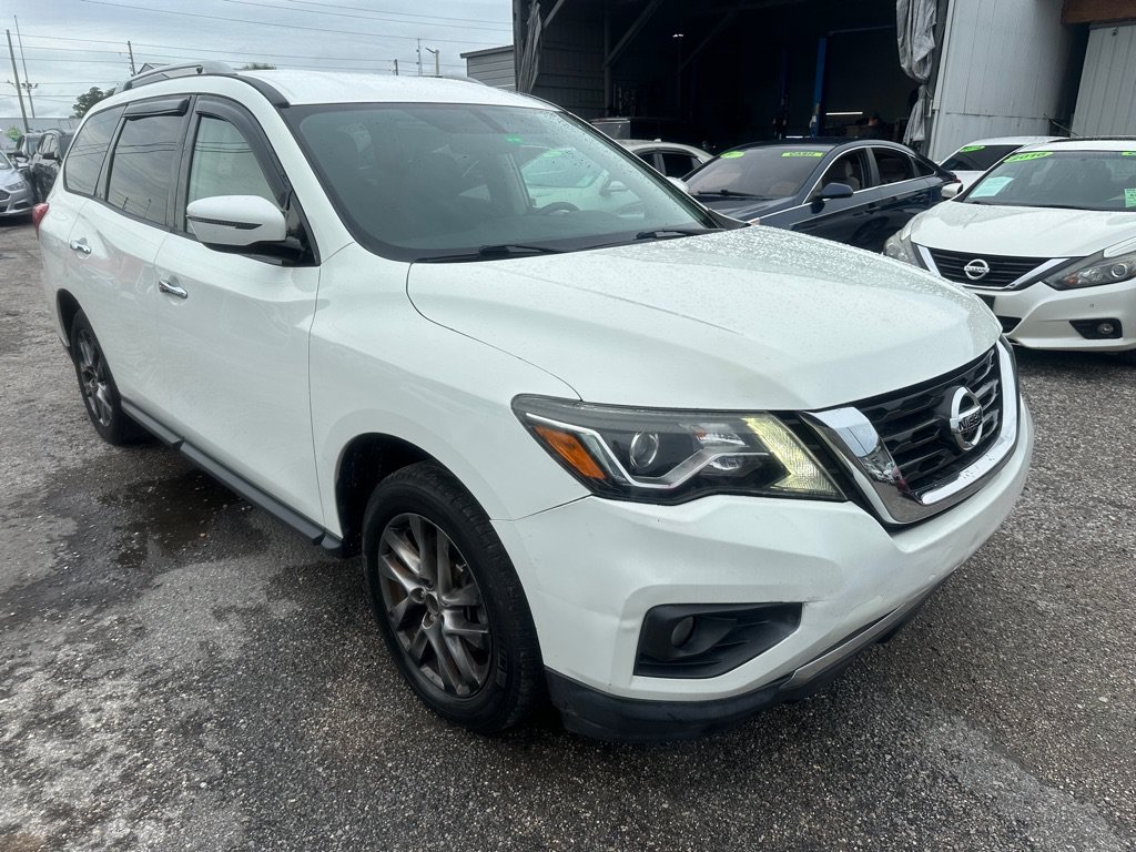 Used 2018 Nissan Pathfinder SV FWD image 3