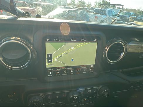 Used 2021 Jeep Wrangler Unlimited Sahara image 32